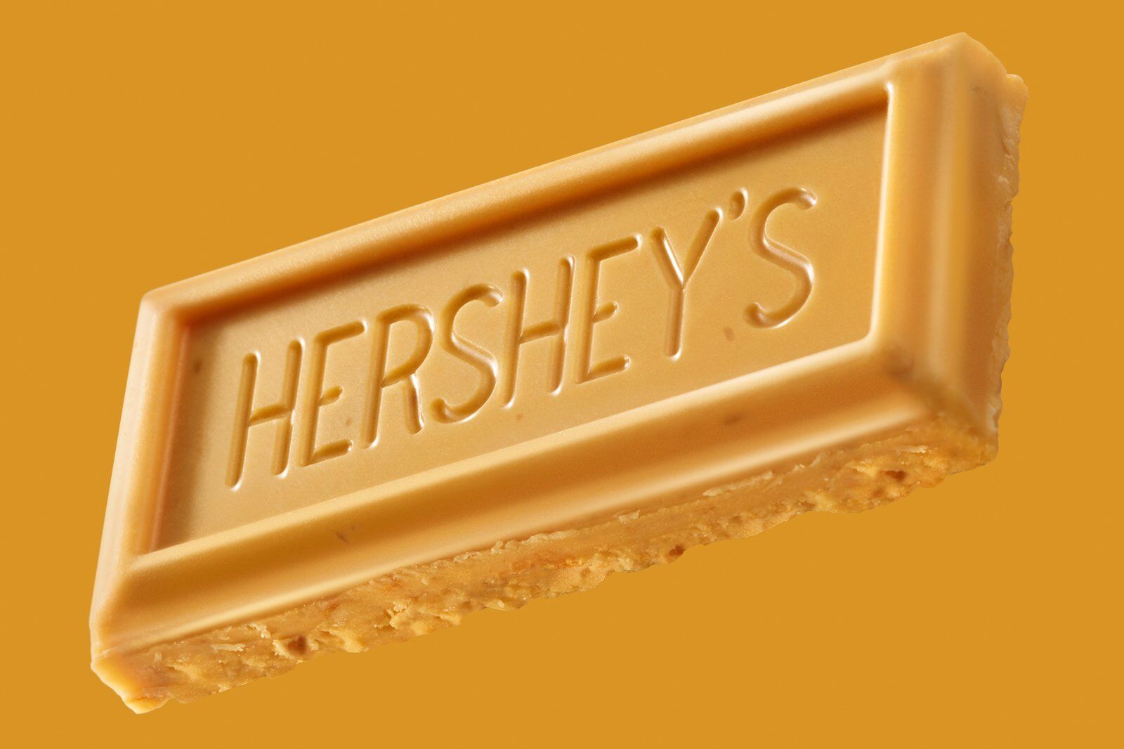Hershey's pretzel peanut after retouching