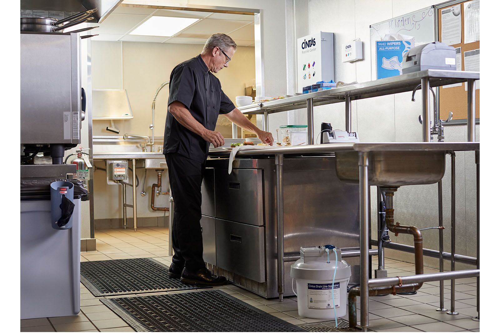 evironmental room clean up before retouching