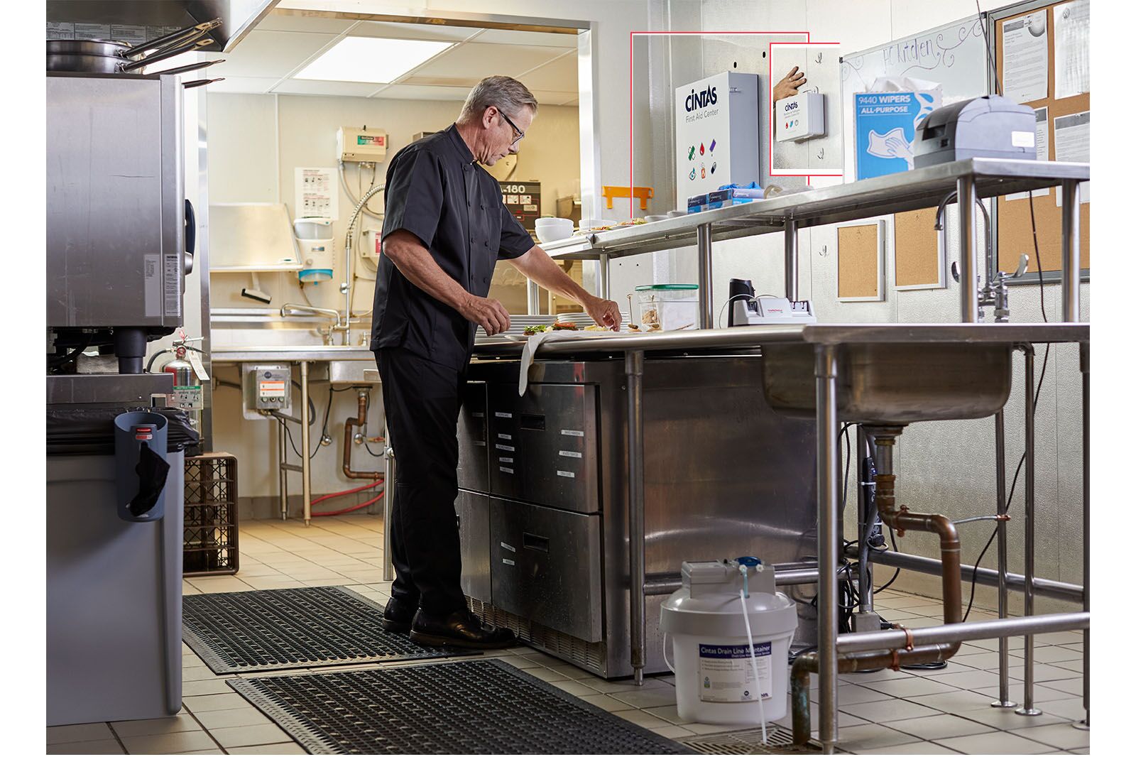 evironmental room clean up before retouching