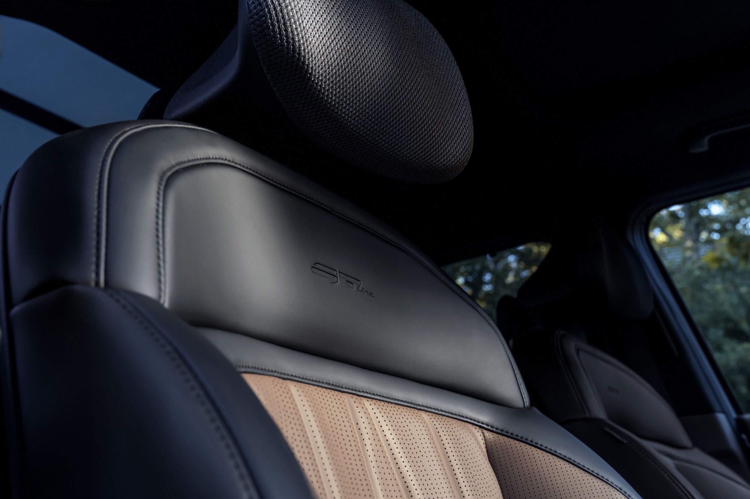 Kia After photo retouching Image